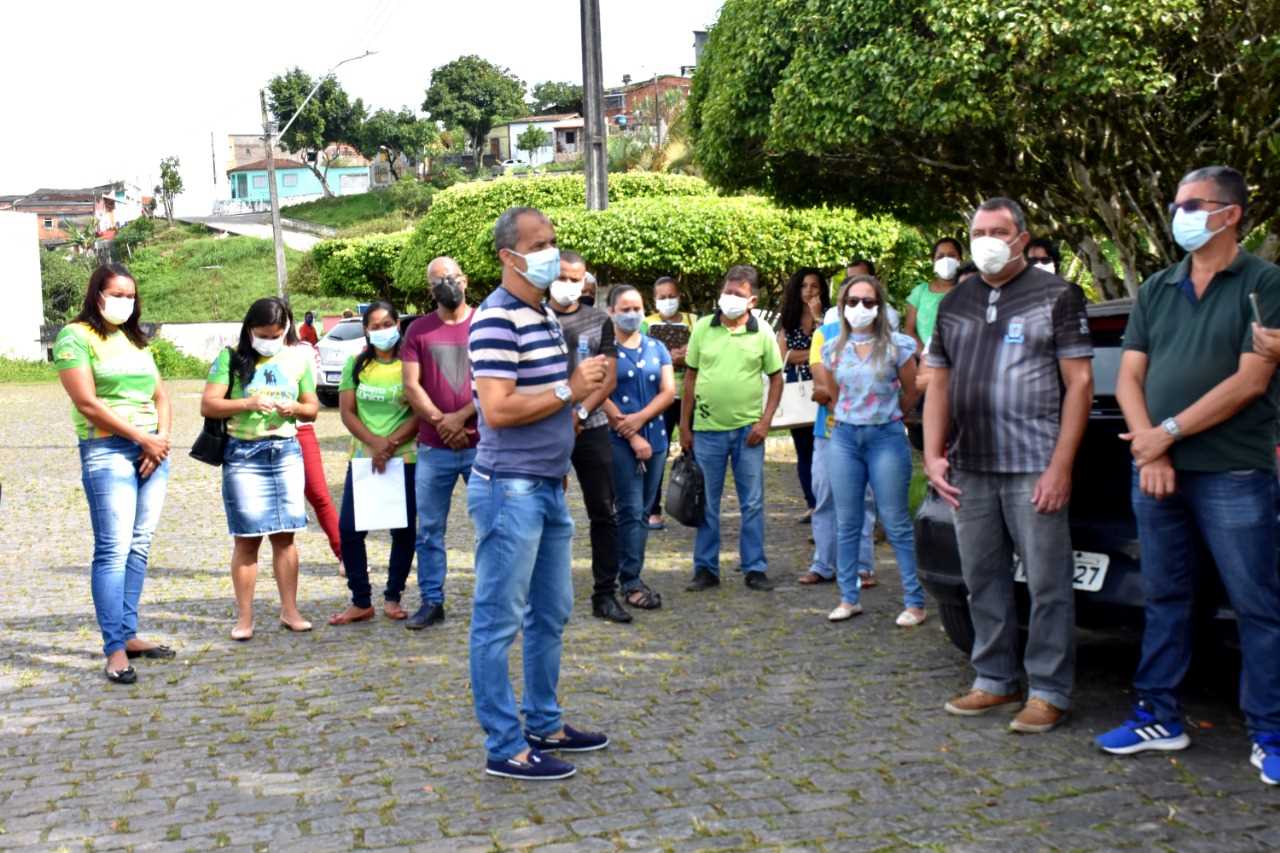 Camacã: Prefeito Paulo do Gás reúne servidores públicos e secretários para desejar um bom início de ano